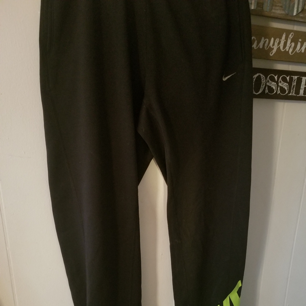 Nike therma fit Gently used